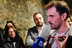 Que el año próximo nos dé memoria para no olvidar el pasado, y, sobre todo, que nos dé fuerza para pelear por un futuro brillante para el PSOE de Mieres
